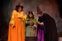 WyrdSisters-1